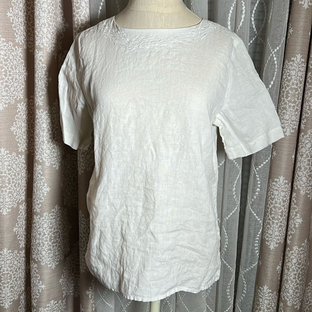 Evan Picone 100% linen blouse with embroidery detail around neckline size 8